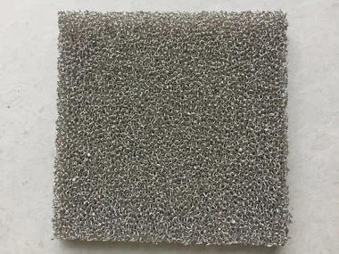 Busa Nikel Besi Berpori